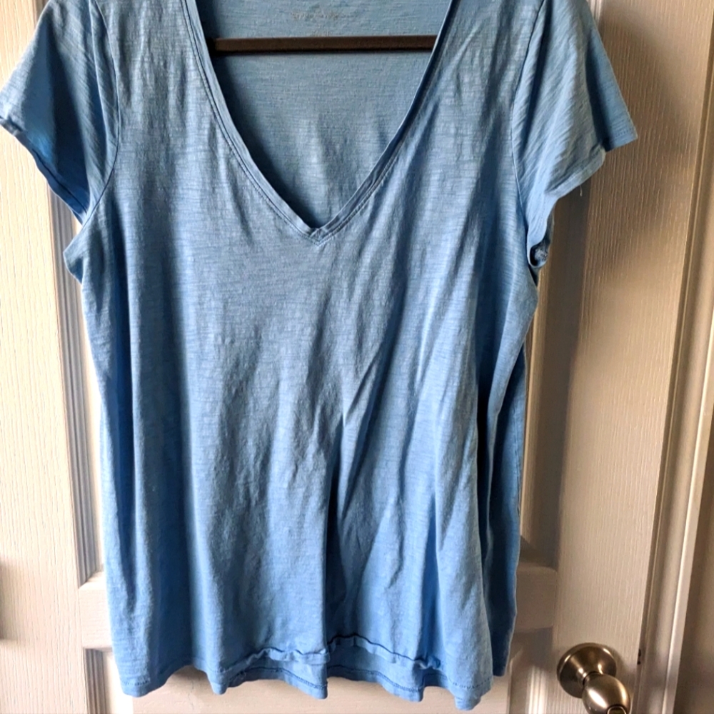 Lilly Pulitzer V Neck Short Sleeve Tshirt Womens Size M Blue Pima Cotton Top